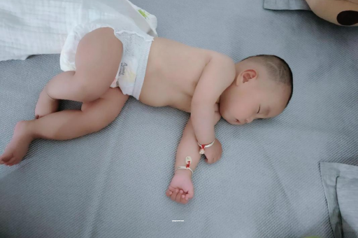 贺州宝宝上火有眼屎